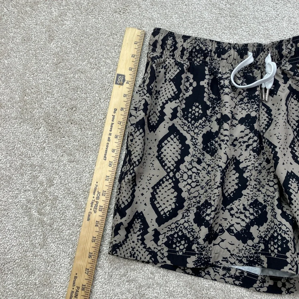 Cove Mens 36 Hybrid Performance Beige Black Snakeskin Print 5in Inseam